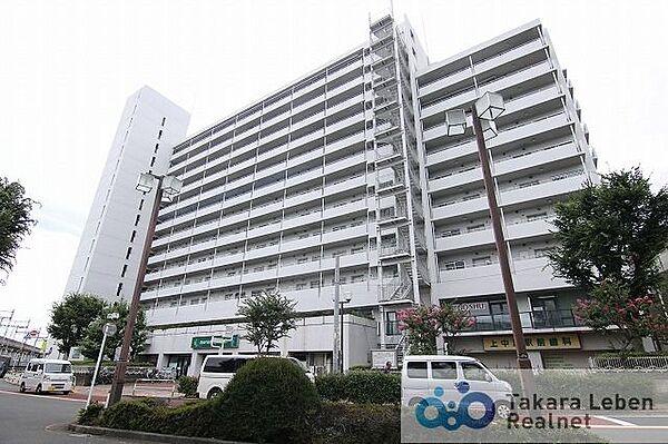 【外観】JR京浜東北線「上中里」駅から徒歩1分の好立地！総戸数126戸13ヵ階建の耐震基準適合マンション。建物1階にスーパーがあり買い物が便利です。