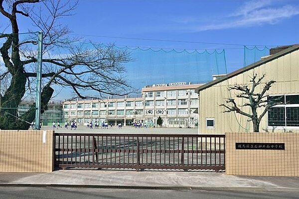 【周辺】練馬区立石神井西中学校 徒歩14分。 1070m