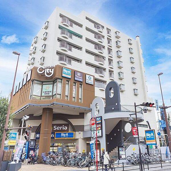 【外観】JR京浜東北線「北浦和」駅徒歩3分の駅近マンション。商業施設が併設されており、お買い物に大変便利です。