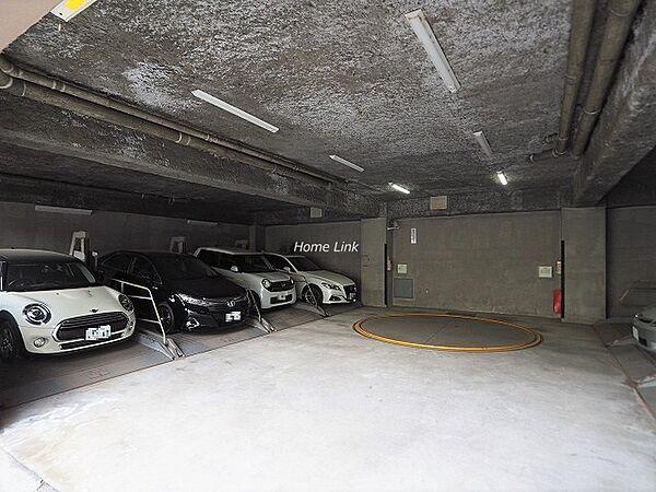 【駐車場】敷地内に外来者用の駐車スペースもあります。