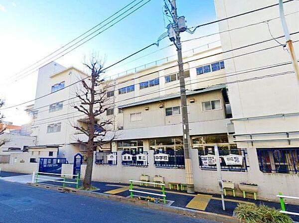 【周辺】板橋区立高島第二中学校 徒歩9分。 720m