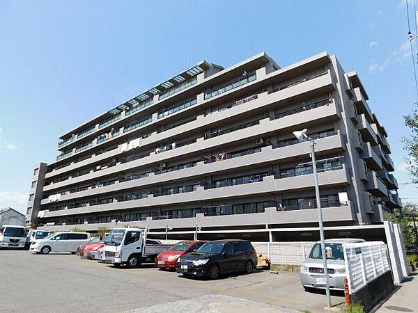 【外観】1999年築、東所沢駅徒歩19分のマンションです。
