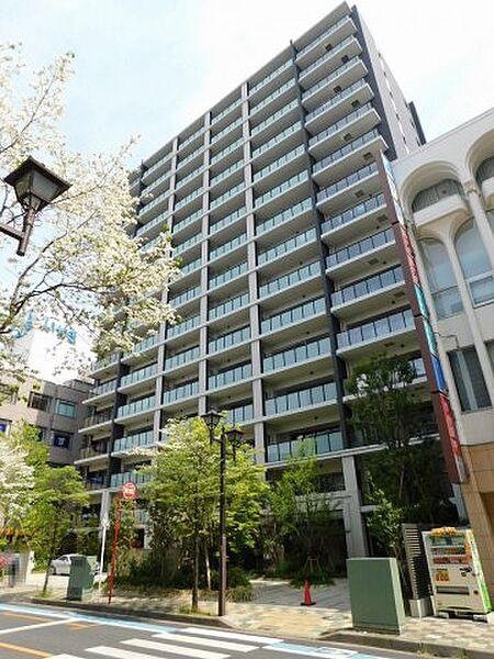 【外観】平成28年築、再開発が進む所沢駅徒歩3分の魅力的なマンションです。