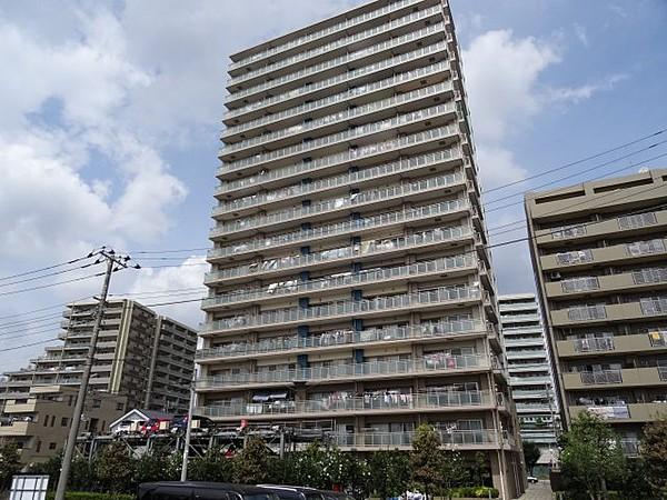 【外観】西所沢駅徒歩10分・所沢駅徒歩13分の好アクセス、19階建ての高層マンションです。