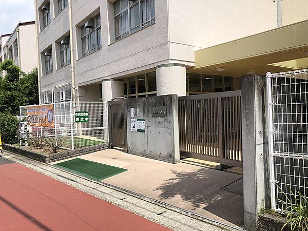 【周辺】東須磨小学校まで徒歩7分 徒歩 約7分（約550m）