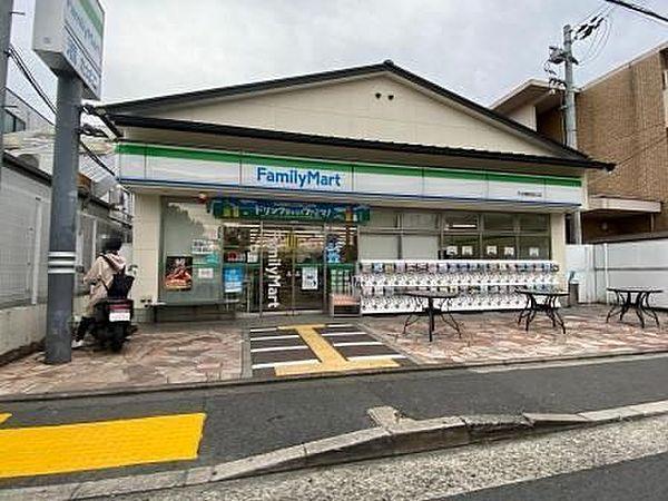【周辺】コンビニ ファミリーマート 丹波橋駅西口店 520m