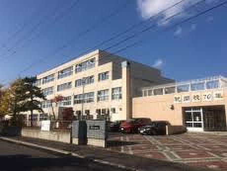 【周辺】中学校札幌市立新琴似中学校まで844ｍ