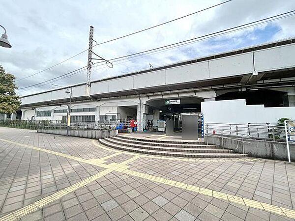 【周辺】西浦和駅(JR 武蔵野線) 徒歩11分。 880m