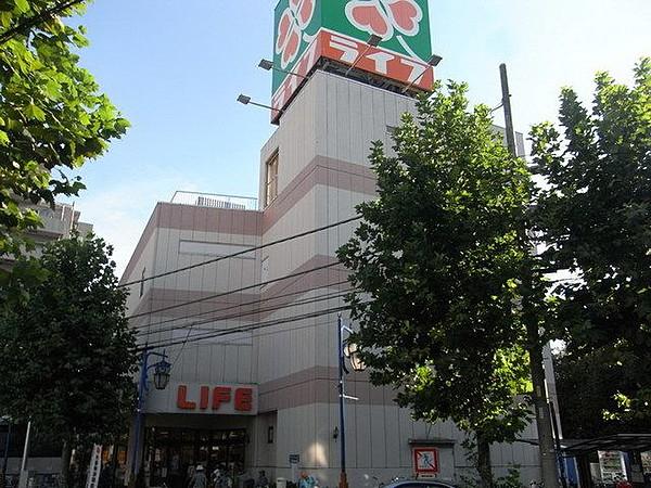 【周辺】ライフ赤塚店 徒歩7分。スーパー 490m