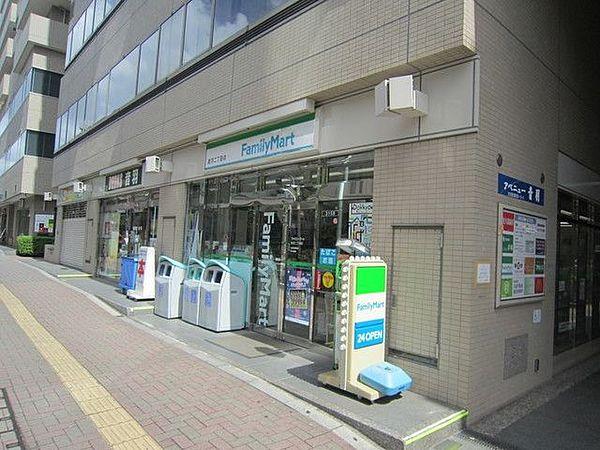 【周辺】ファミリーマート新宿新小川町店 363m