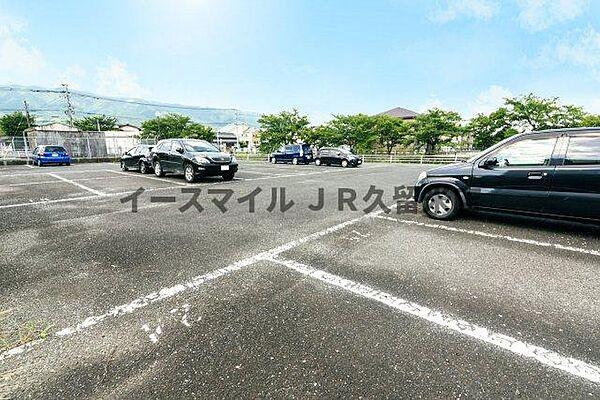 【駐車場】車をお持ちの方に嬉しい駐車場付きの物件です