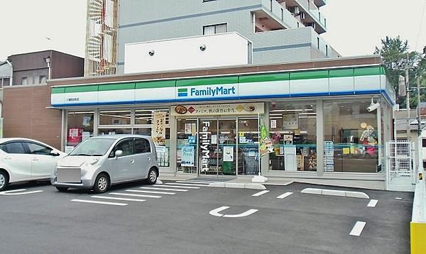 【周辺】ファミリーマート八幡西本町店（225m）