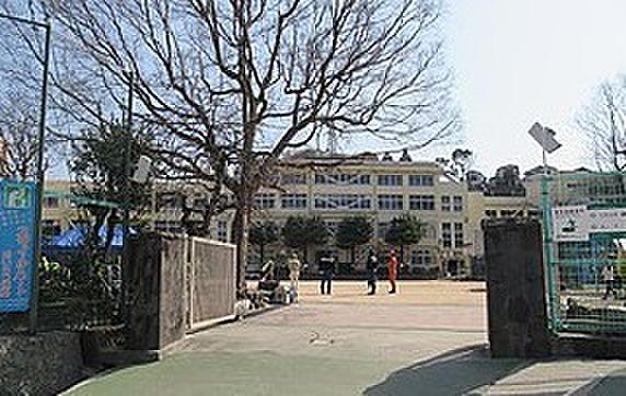 【周辺】【中学校】神戸市立　小部中学校。まで2446ｍ