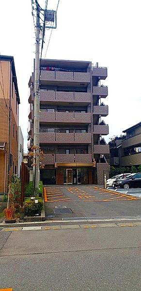 【外観】鉄筋コンクリート造7階建マンション。東武伊勢崎線「草加」駅徒歩17分。
