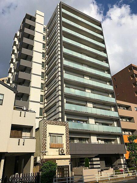 【外観】JR京浜東北線「北浦和」駅徒歩4分、13階建てマンション。