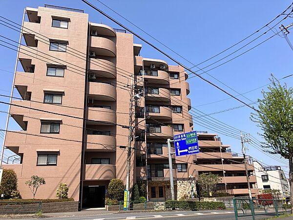 【外観】鉄筋コンクリート造8階建・地下1階付、総戸数61戸の分譲マンション