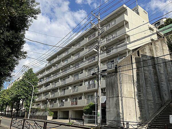 【外観】鉄骨鉄筋コンクリート造7階建、総戸数75戸の分譲マンション
