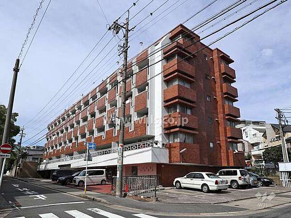 【外観】「ハイネスヴィレッジ」は東山線「覚王山」駅徒歩8分の立地にあるマンション。