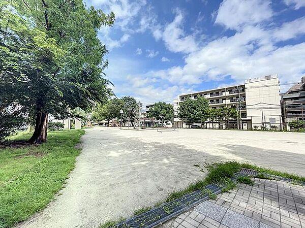 【外観】建物目の前の堀川公園