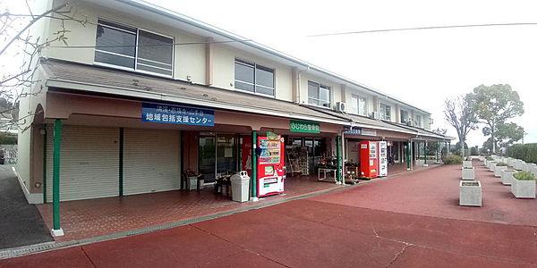 【周辺】茨木サニータウン　ショッピングモール　５００ｍ