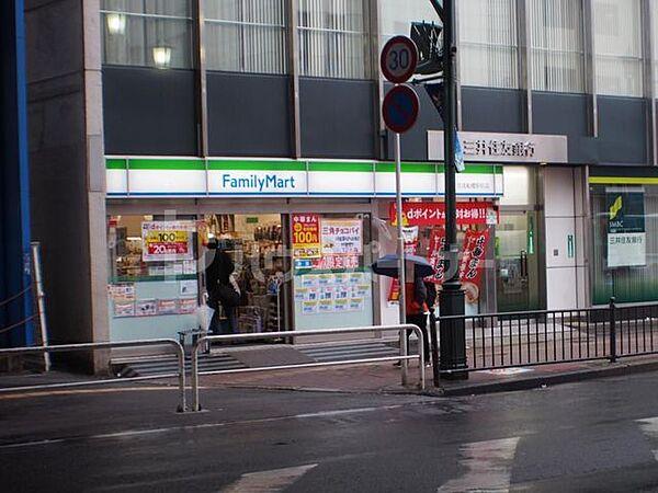 【周辺】ファミリーマート/京成船橋駅前店 徒歩2分。 150m