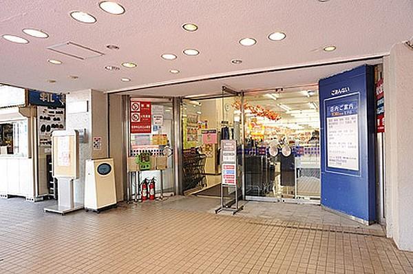 【周辺】スーパー 東武ストア　王子店まで631ｍ