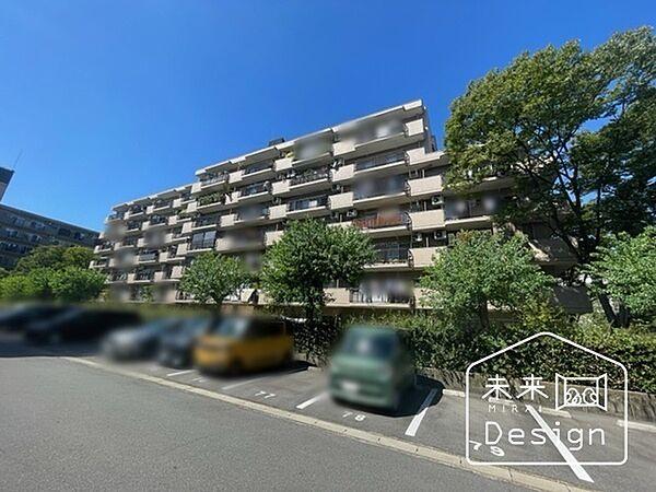 【外観】間取広々3LDKです♪南向きバルコニーにつき陽当たり良好♪