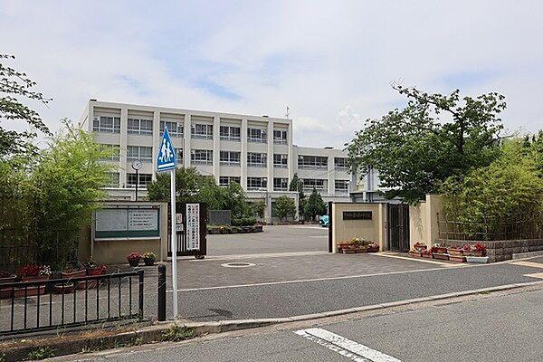 【周辺】中学校「八幡市立男山第二中学校まで132m」