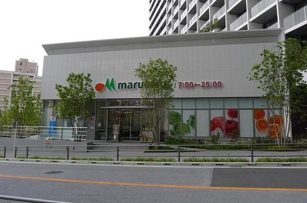 【周辺】マルエツ 新宿六丁目店（300m）
