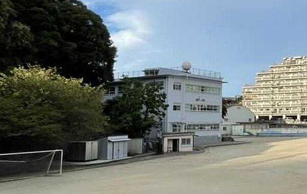 【周辺】長崎市立西北小学校 徒歩11分。 830m
