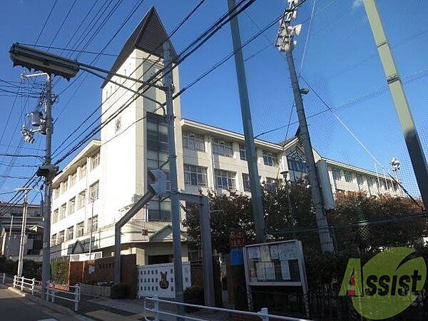 【周辺】神戸市立六甲小学校 393m