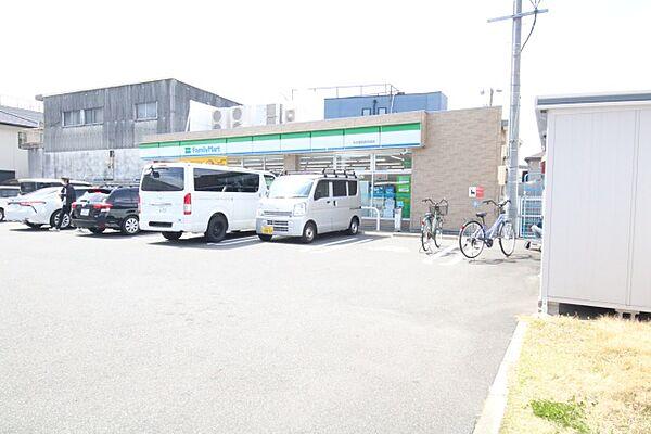 【周辺】ファミリーマート　名古屋西高校前店