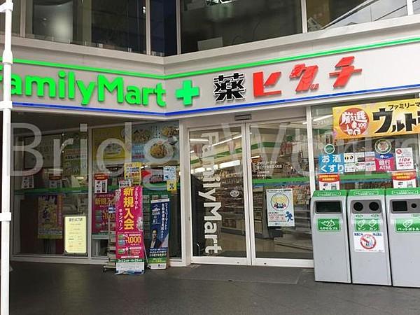 【周辺】ファミリーマート/新宿百人町店 徒歩1分。 40m