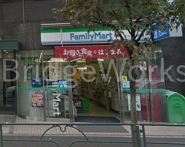 【周辺】ファミリーマート/代々木駅西店 徒歩3分。 170m