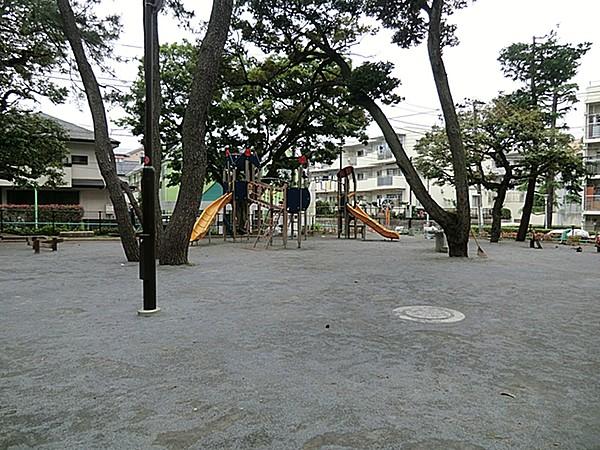 【周辺】経堂四丁目児童遊園の写真