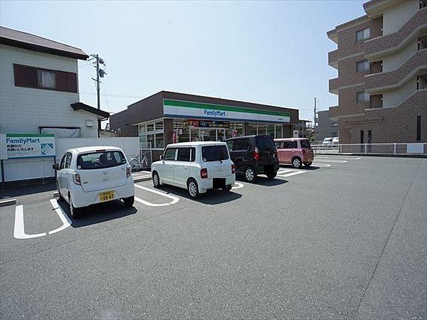 【周辺】ファミリーマート浜松大蒲町店 徒歩7分。 560m