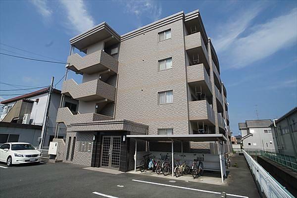 【外観】天竜川駅徒歩圏内の立地にあるマンションです。