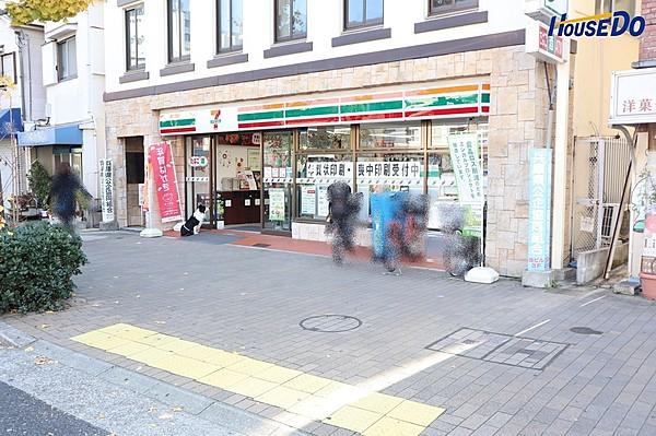 【周辺】セブンイレブン神戸花隈店 徒歩 約5分（約386m）