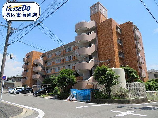 【外観】名古屋市営バス「知多」停から徒歩2分、1km圏内に生活施設が揃う生活しやすい住環境です。