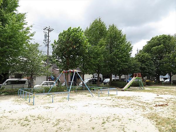 【周辺】宝神第一公園小さなお子様も楽しく遊べる遊具のある公園です。 徒歩 約3分（約200m）
