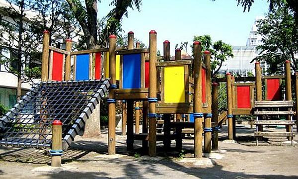 【周辺】公園南青山六丁目児童遊園まで145ｍ
