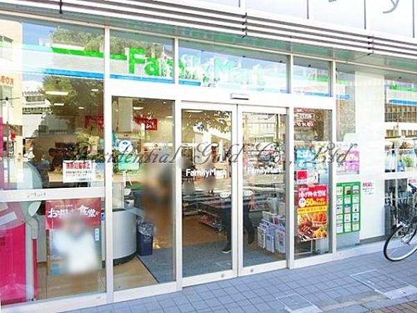 【周辺】コンビニエンスストアファミリーマート北浦和駅西口店まで479ｍ