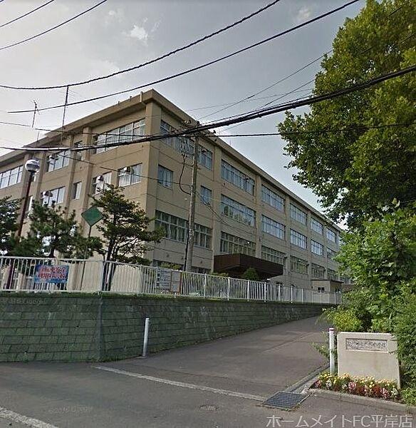 【周辺】札幌市立陵陽中学校 615m