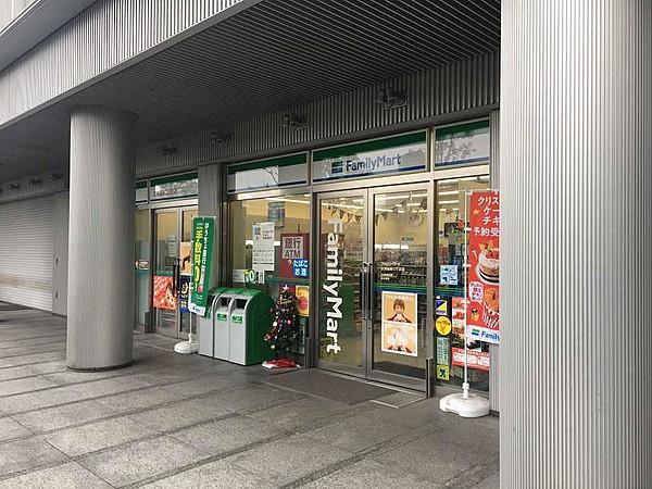 【周辺】ファミリーマート文京後楽二丁目店　徒歩2分