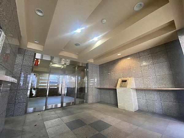 【エントランス】『大手町』駅１５分・『新宿』駅１６分・『池袋』駅７分・『水道橋』駅１０分のアクセス