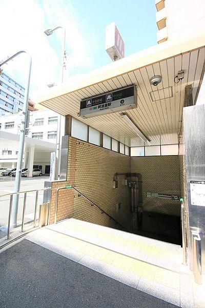 【周辺】エントランスを出れば「阿波座」駅までわずか徒歩2分！中央線・千日前線の2沿線利用可で大変便利です♪