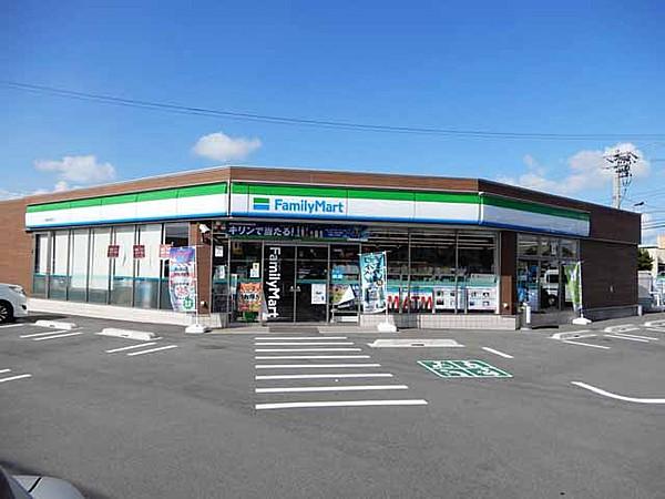 【周辺】ファミリーマート 松阪駅部田店（685m）