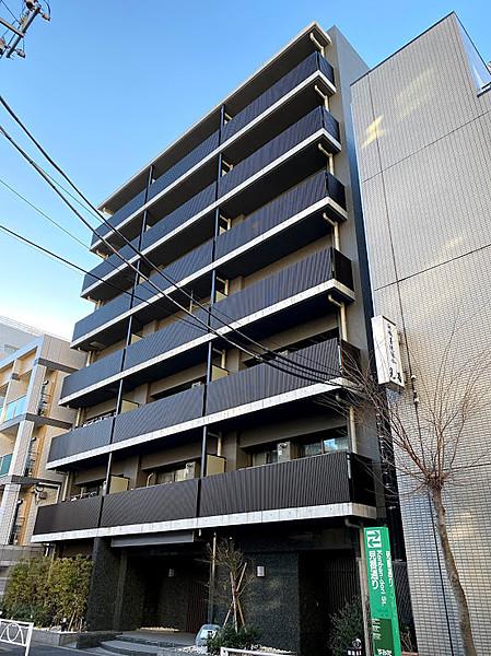 【外観】地上7階建ての5階部分、角住戸。南東向きで東京スカイツリーが望めます。（気象条件によります）