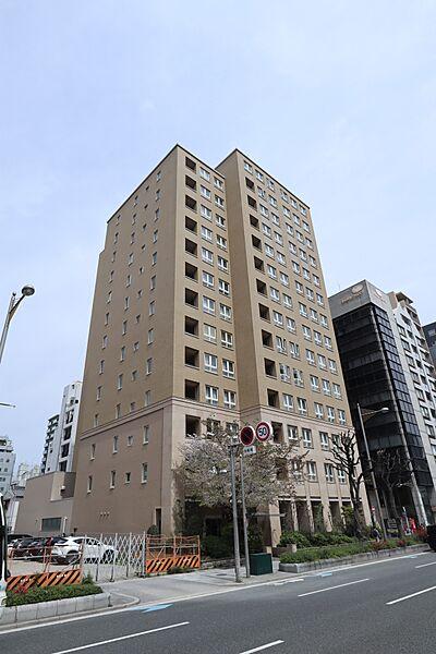 【外観】総戸数75戸、2005年1月建築のマンションです。