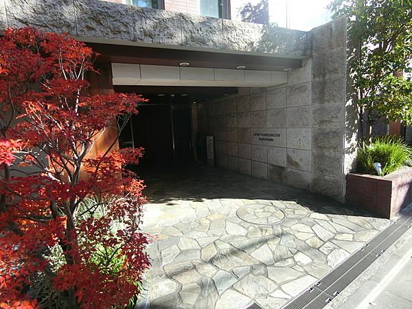 【エントランス】「石神井城」の門構えをイメージしたエントランス